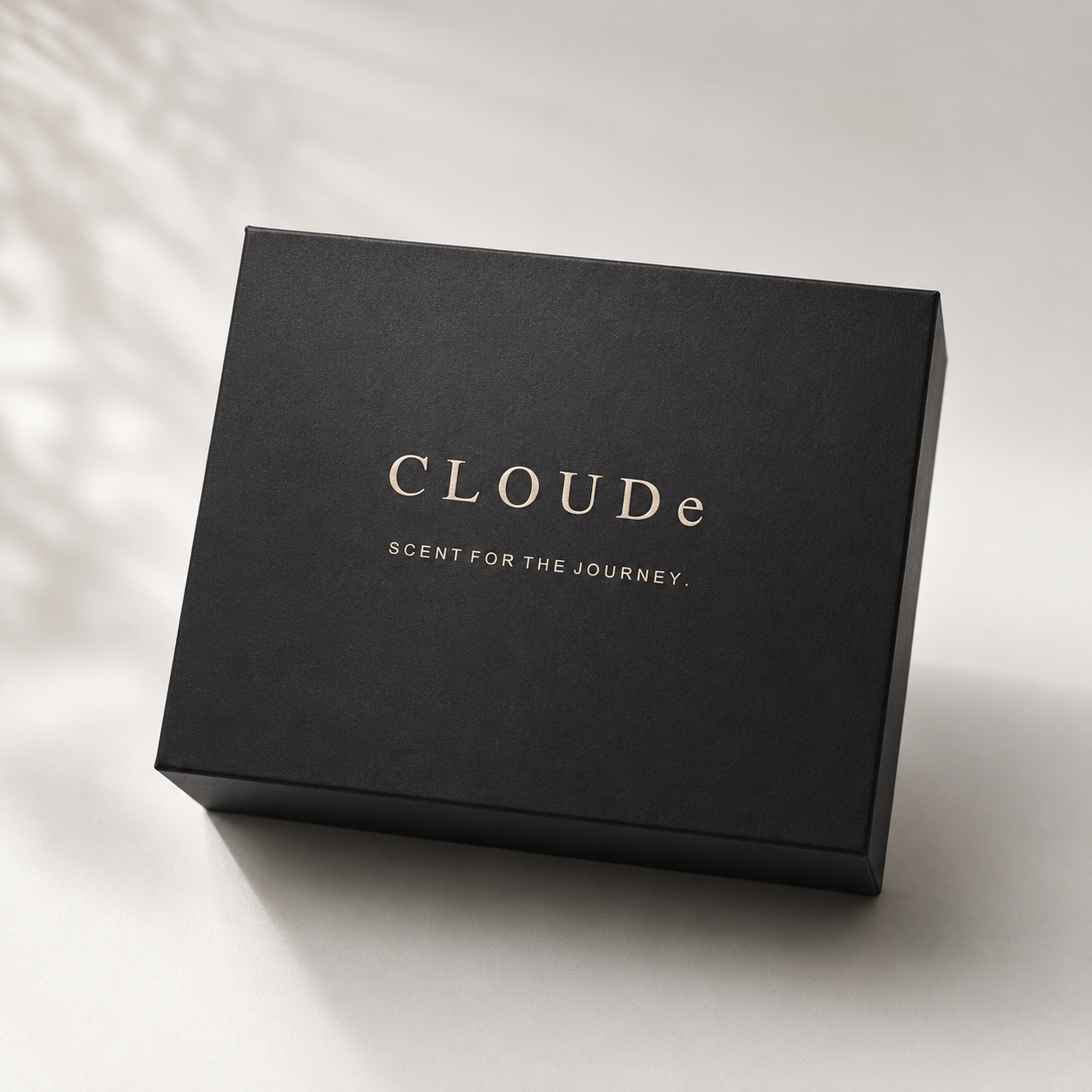 CLOUDe Scent packaging box, black gift box with gold foil logo, luxury car fragrance diffuser brand